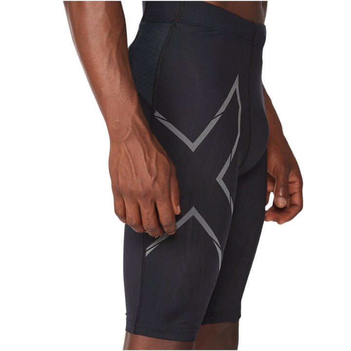 2XU MA5331B Light Speed Compression Shorts | The Bike Affair