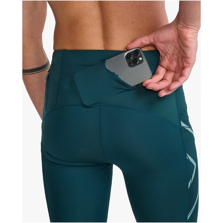 2XU MA5331B Light Speed Compression Shorts | The Bike Affair