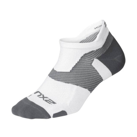 2XU UA5042E Vectr Lightcushion No Show Socks | The Bike Affair