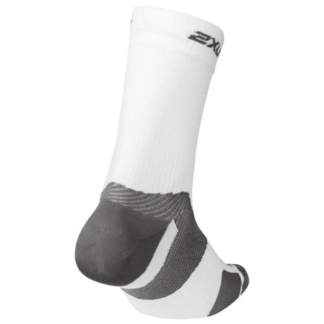 2XU UA5051E Vectr Ultralight Crew Socks | The Bike Affair