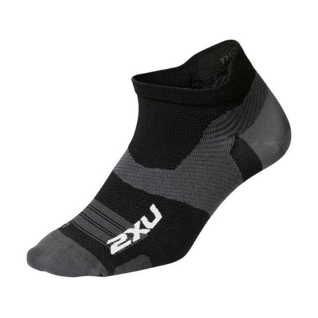 2XU UA7027E Vectr Ultralight No Show Socks | The Bike Affair