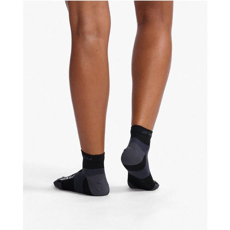 2XU UA7028E Vectr Ultralight 1/4 Crew Socks | The Bike Affair