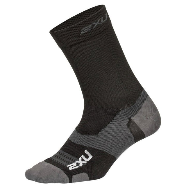 2XU UA7029E Vectr Ultralight Crew Socks | The Bike Affair