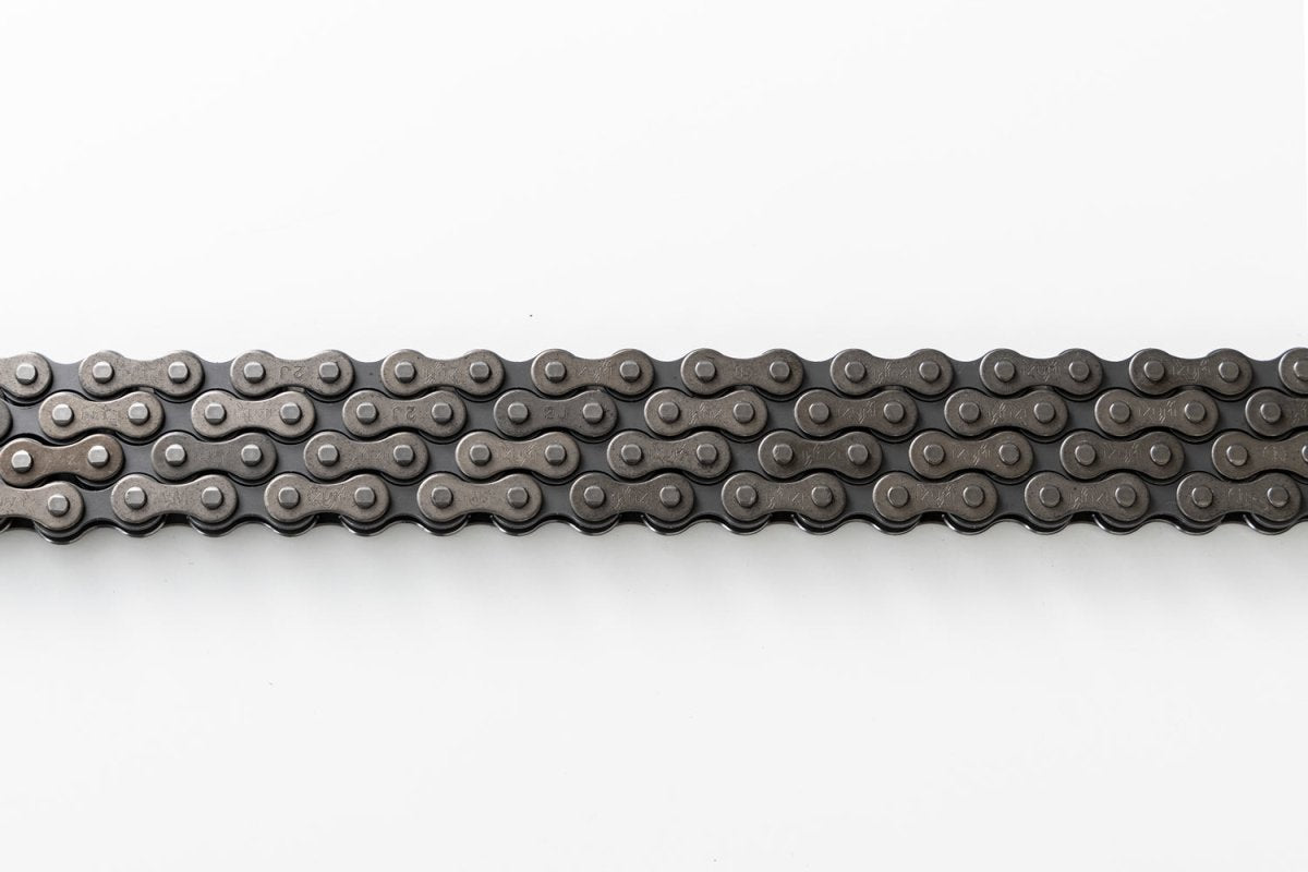 Izumi Super Toughness Kai 1/2x1/8 106L Chain | The Bike Affair